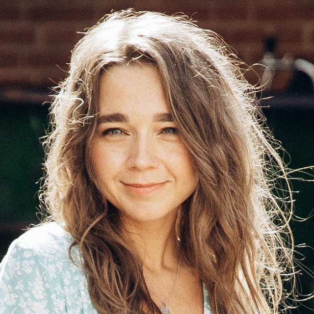 Женя Братолюбова